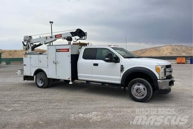 Ford F-550 Tienhoitoautot