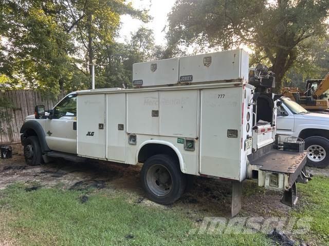Ford F-550 Tienhoitoautot