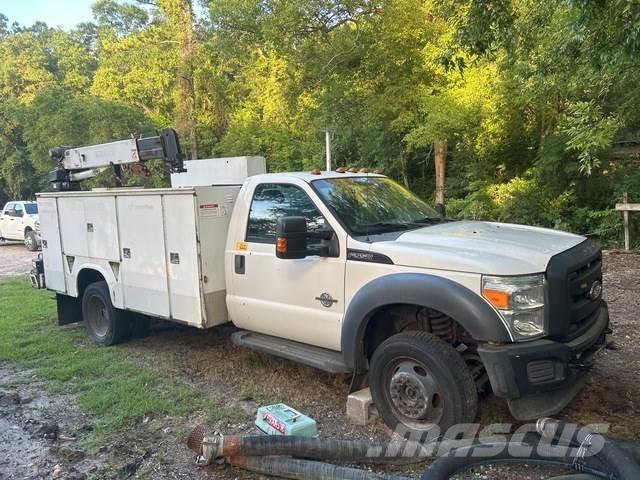 Ford F-550 Tienhoitoautot
