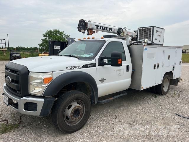Ford F-550 Tienhoitoautot