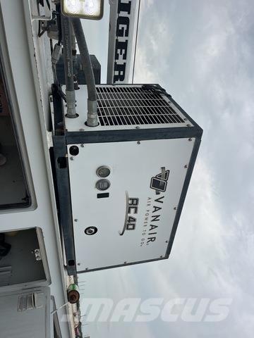 Ford F-550 Tienhoitoautot