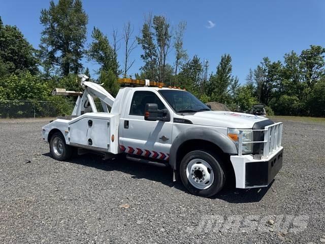 Ford F-550 Hinausautot