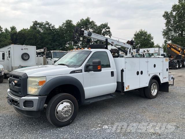 Ford F-550 Tienhoitoautot