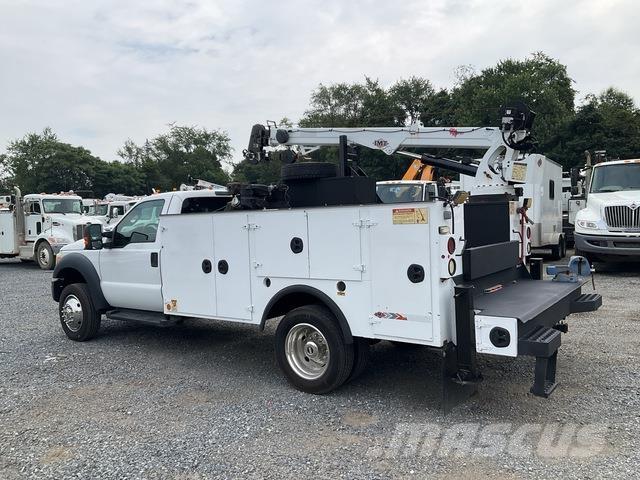 Ford F-550 Tienhoitoautot