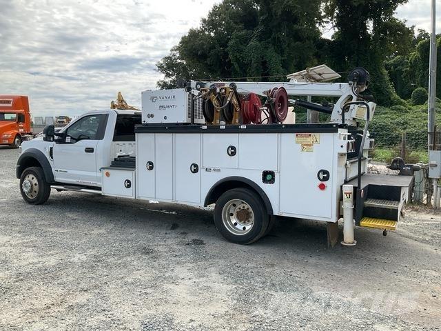 Ford F-550 Tienhoitoautot