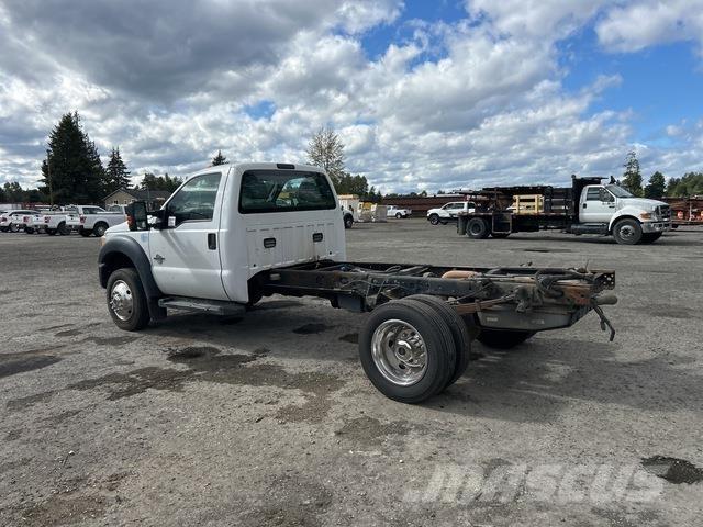 Ford F-550 Ohjaamot ja sisustat