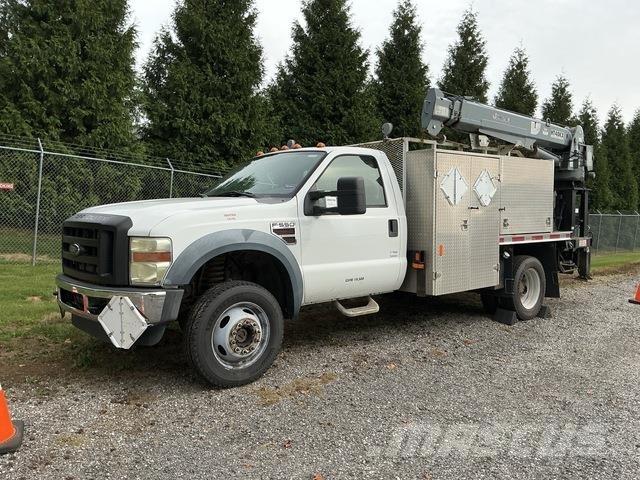 Ford F-550 Nosturiautot