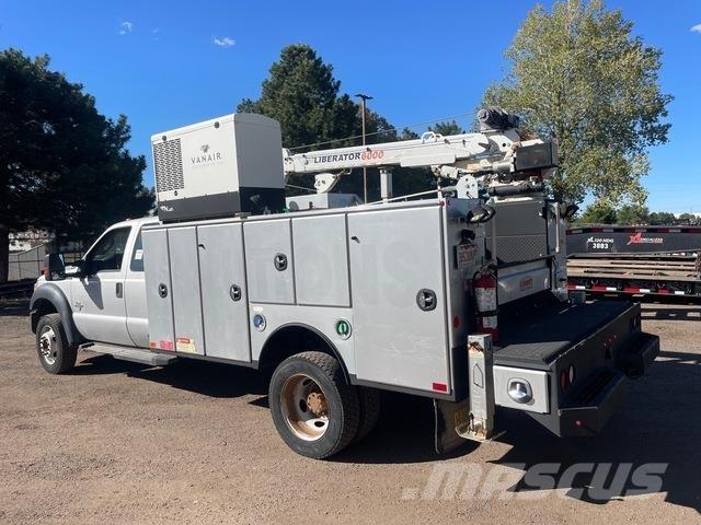 Ford F-550 Tienhoitoautot