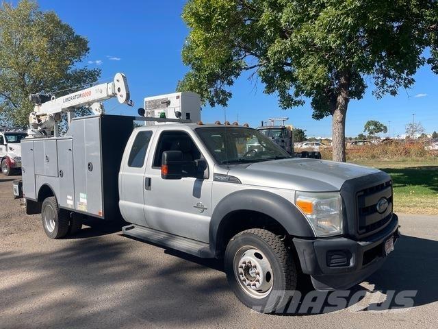Ford F-550 Tienhoitoautot
