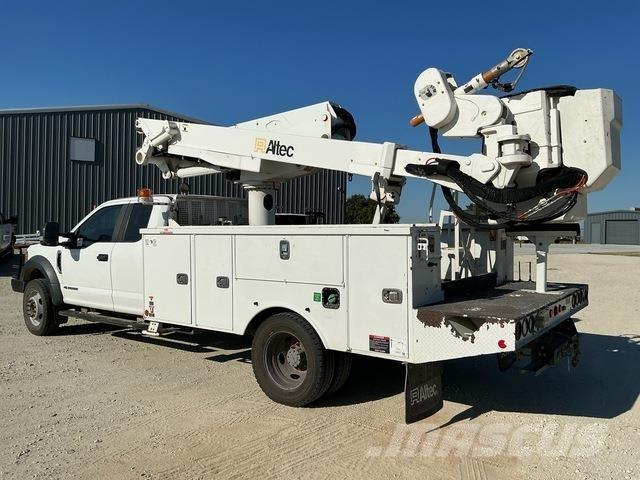 Ford F-550 Nostolava-autot