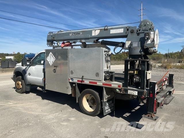 Ford F-550 Nosturiautot