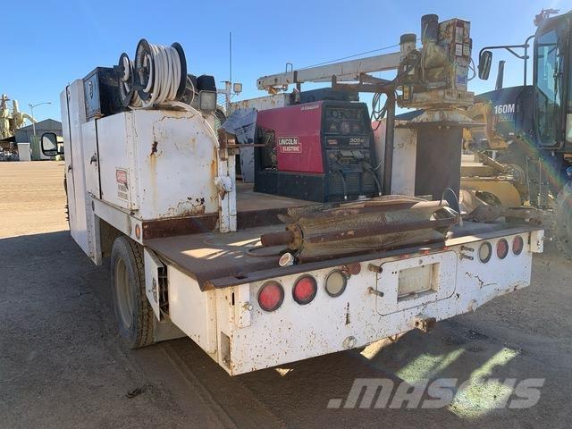 Ford F-550 Tienhoitoautot