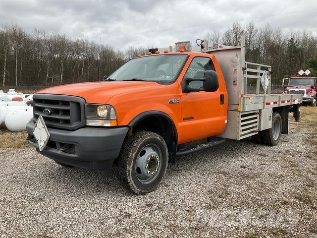 Ford F-550 Nosturiautot