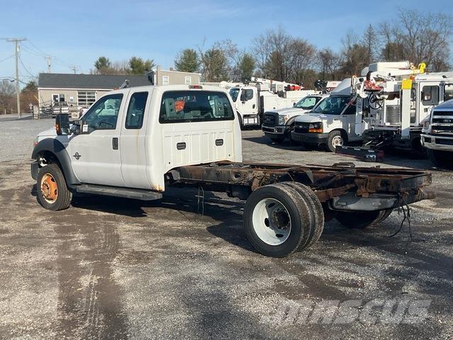 Ford F-550 Ohjaamot ja sisustat