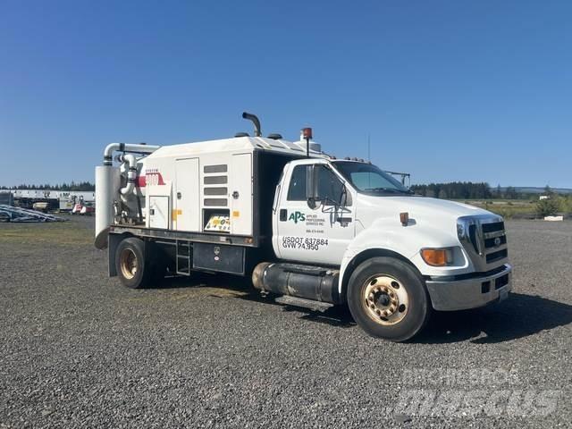 Ford F-650 Telakaivukoneet