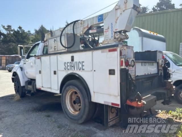 Ford F-650 Tienhoitoautot