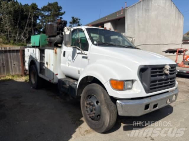 Ford F-650 Tienhoitoautot