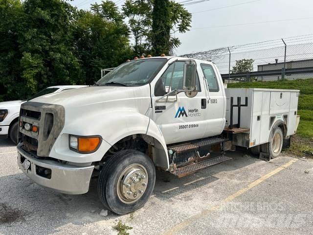 Ford F-650 Tienhoitoautot