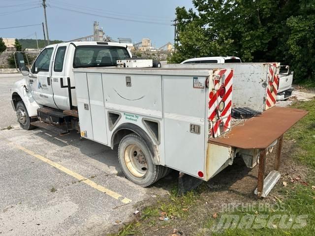 Ford F-650 Tienhoitoautot