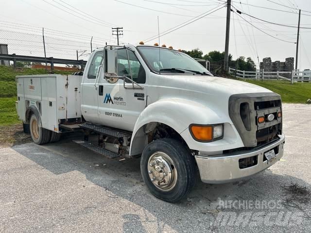 Ford F-650 Tienhoitoautot