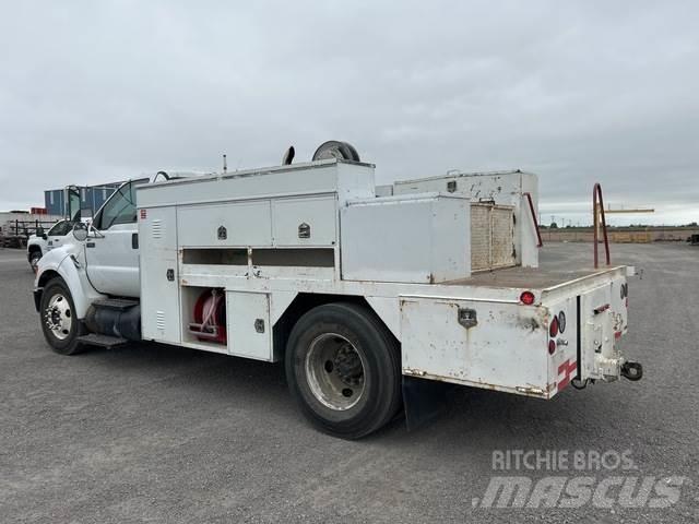 Ford F-650 Tienhoitoautot