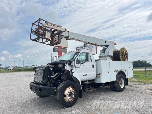Ford F-650 Nostolava-autot