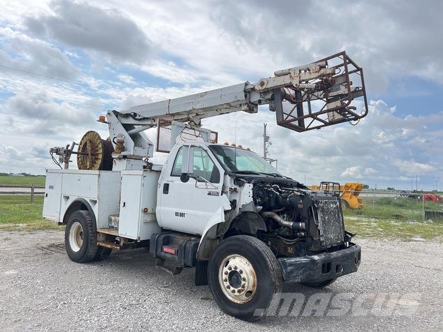 Ford F-650 Nostolava-autot
