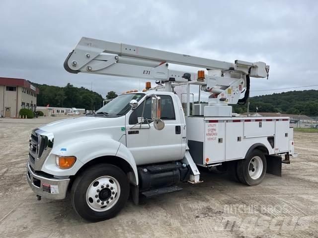 Ford F-750 Nostolava-autot