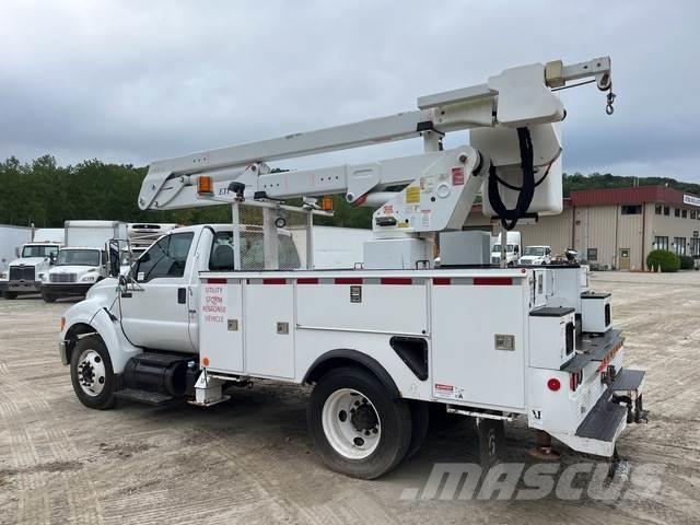Ford F-750 Nostolava-autot