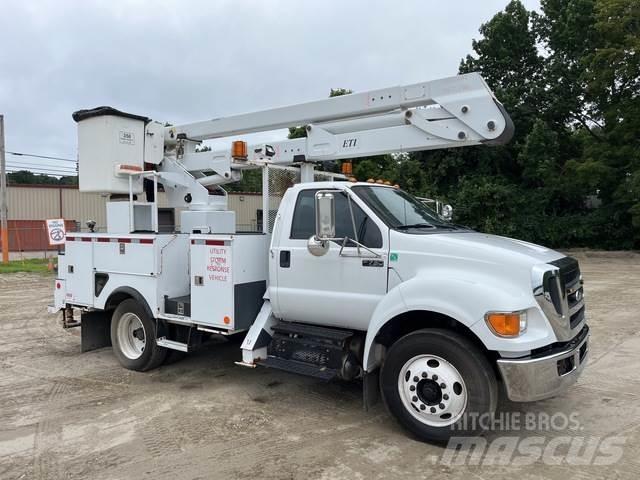 Ford F-750 Nostolava-autot