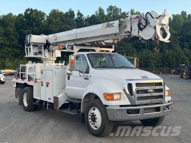 Ford F-750 Kuorma-auto porauskalustolla