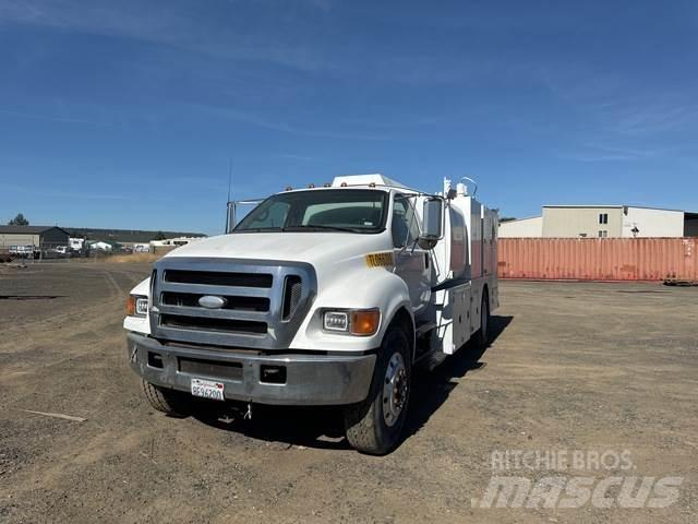 Ford F-750 Säiliöautot