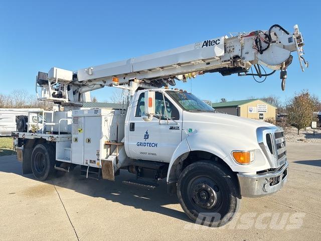 Ford F-750 Kuorma-auto porauskalustolla