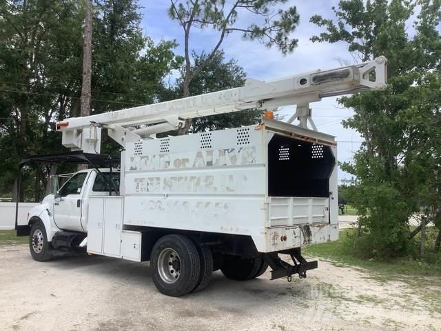 Ford F-750 Nostolava-autot