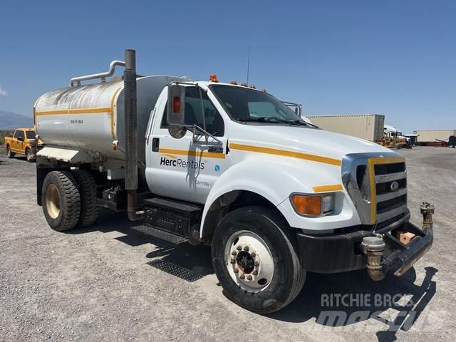 Ford F-750 Vesisäiliöautot