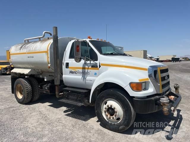 Ford F-750 Vesisäiliöautot