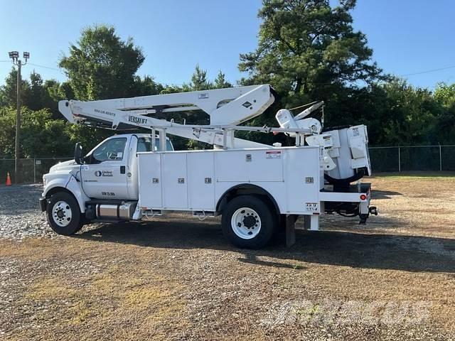 Ford F-750 Nostolava-autot