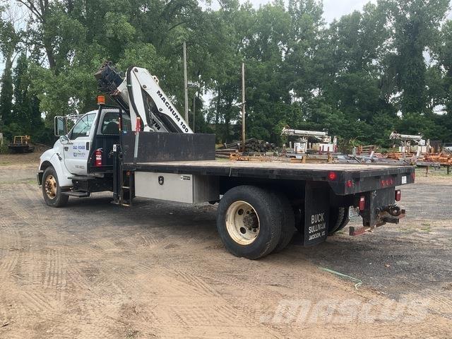 Ford F-750 Nosturiautot