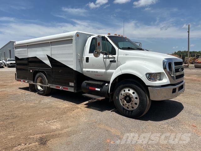 Ford F-750 Säiliöautot
