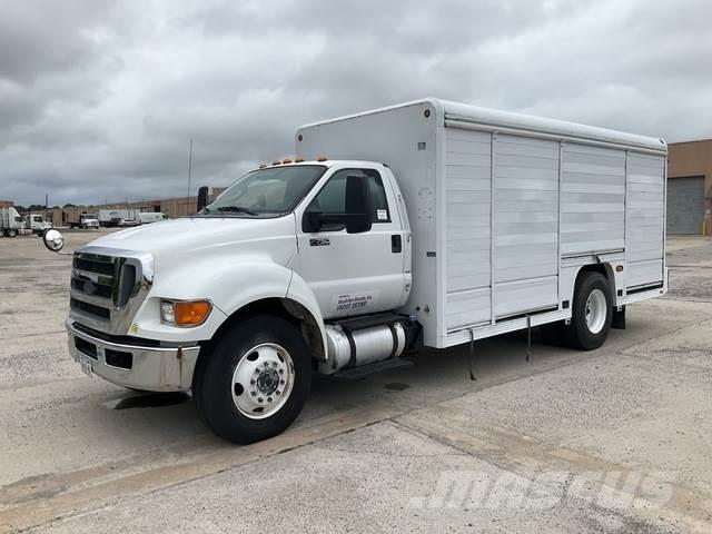 Ford F-750 Juomien jakeluautot