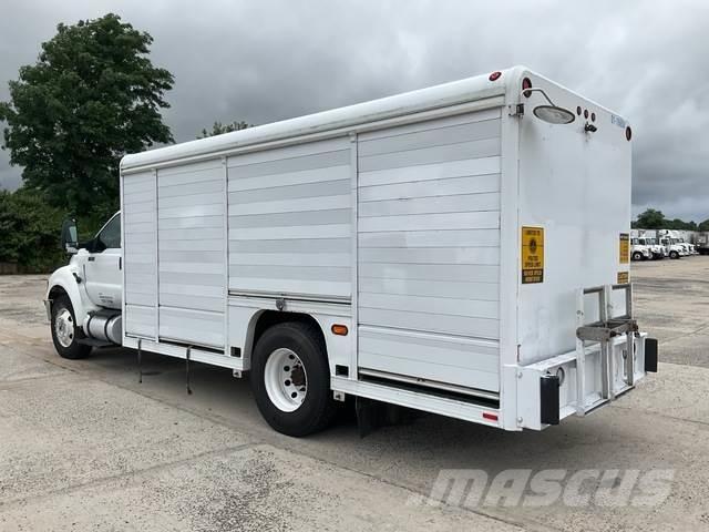 Ford F-750 Juomien jakeluautot