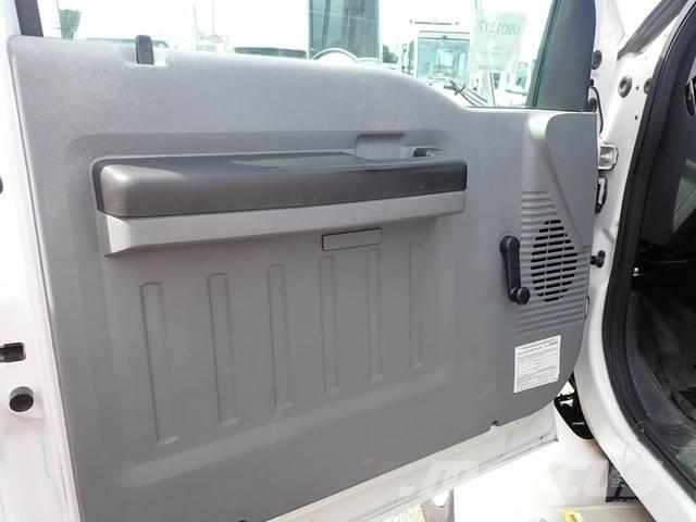 Ford F-750 Juomien jakeluautot