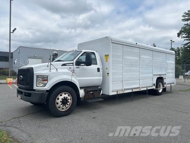 Ford F-750 Juomien jakeluautot