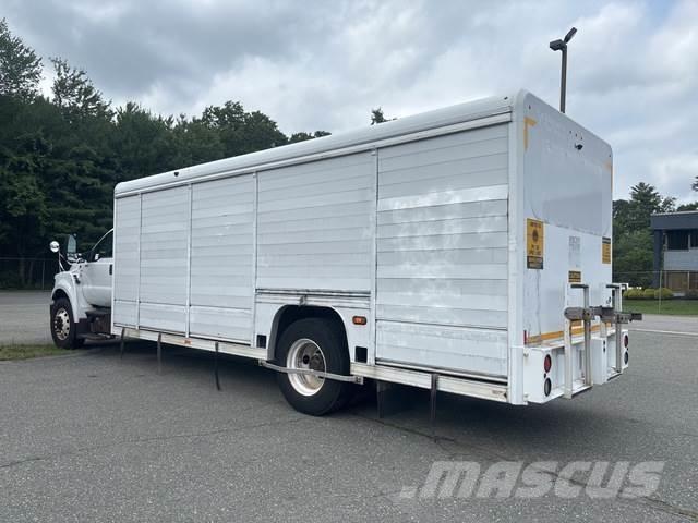 Ford F-750 Juomien jakeluautot