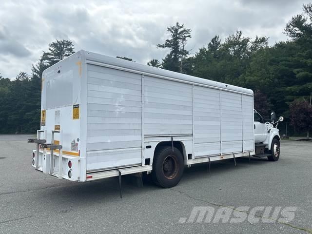 Ford F-750 Juomien jakeluautot