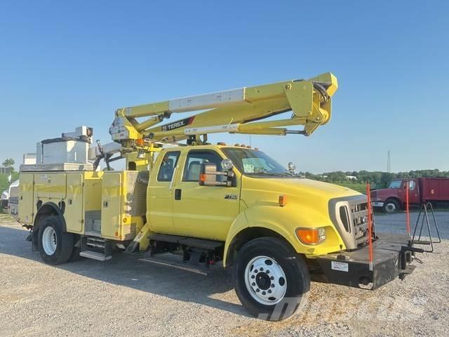 Ford F-750 Nostolava-autot