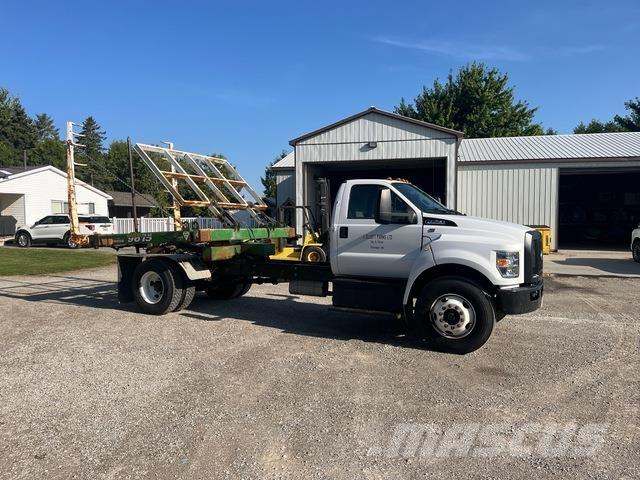 Ford F-750 Ohjaamot ja sisustat