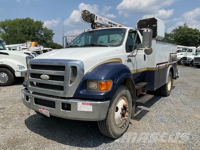 Ford F-750 Tienhoitoautot