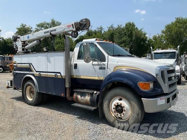 Ford F-750 Tienhoitoautot