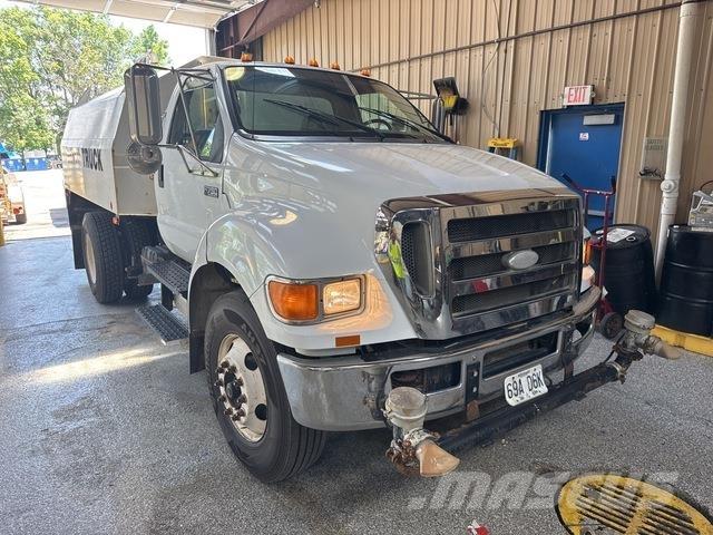 Ford F-750 Vesisäiliöautot